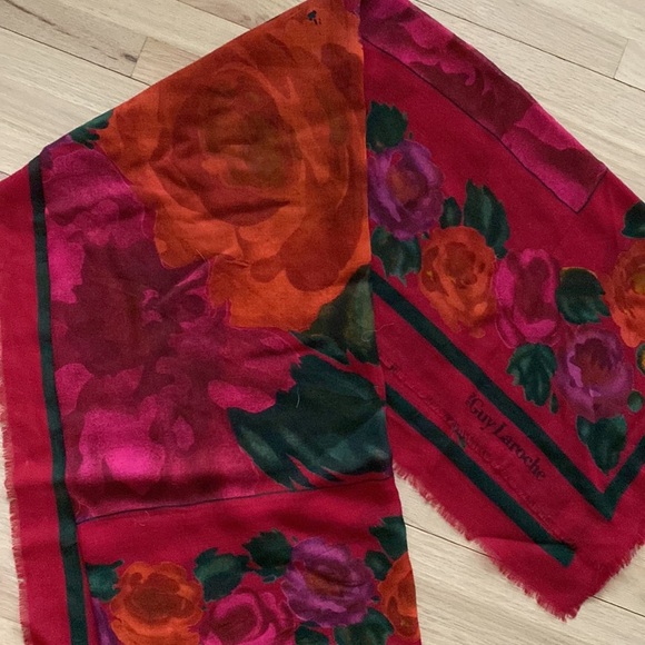 Guy LaRoche Scarf - Picture 3 of 5